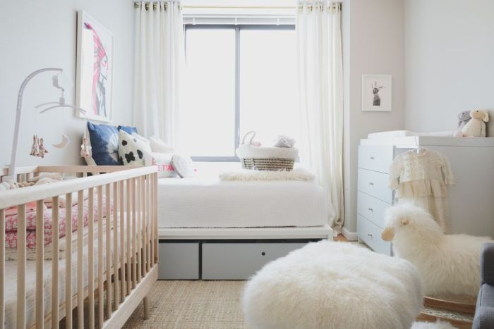 How to decorate small baby room