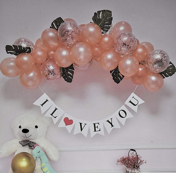 How to make balloon decoration at home