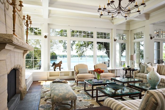 How to decorate living room windows