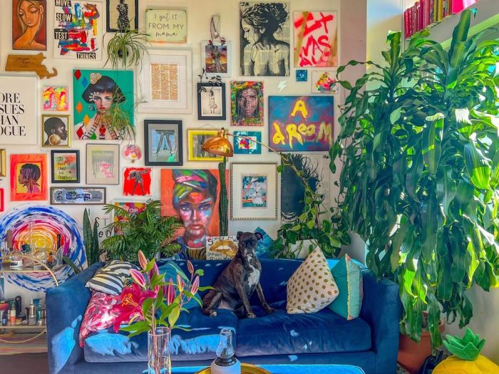 How to decorate a maximalist guest room