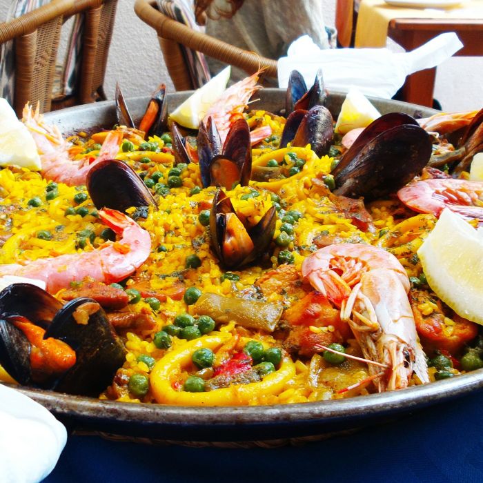 Paella seafood mediterranean nor require weeknight pared