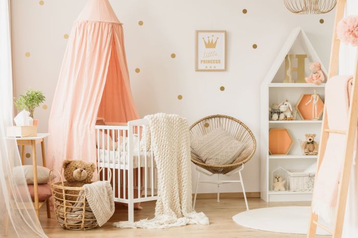 How to decorate small baby room